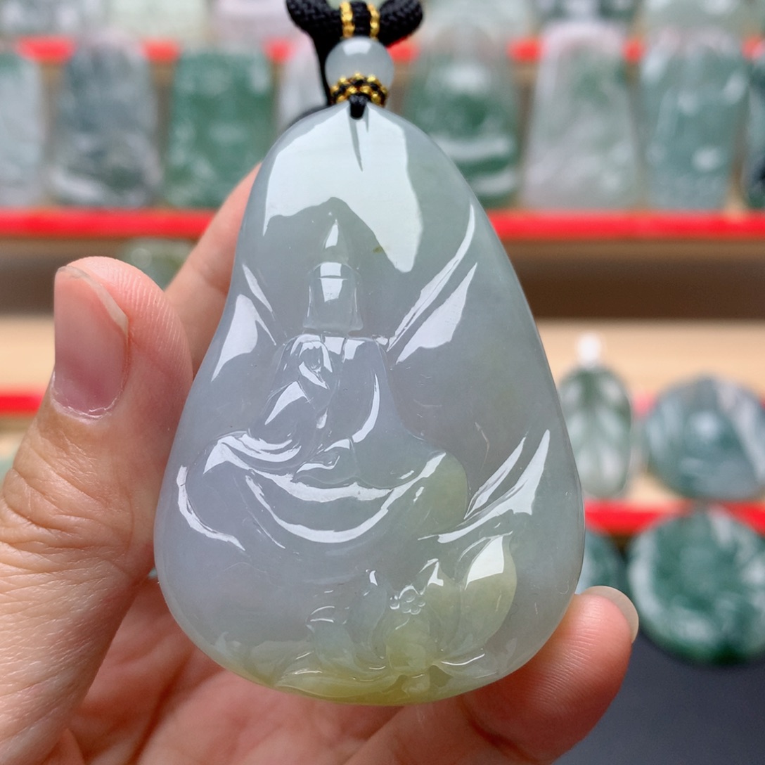 翡翠未镶嵌颈饰悟道