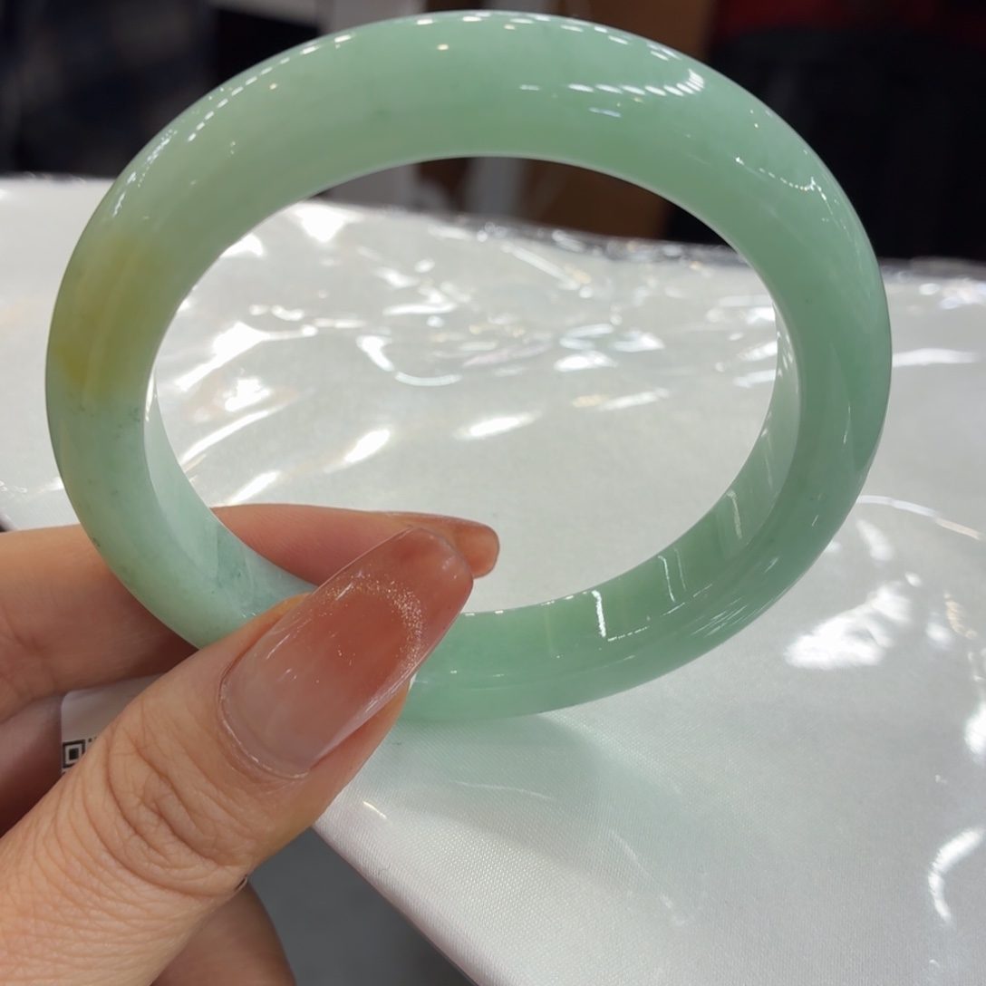 翡翠未镶嵌手镯手镯