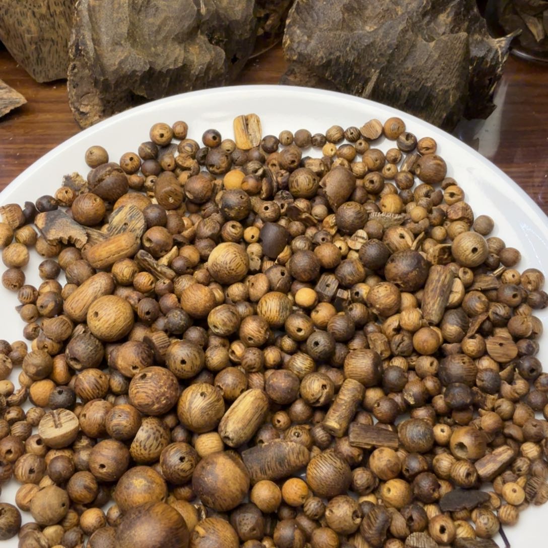 沉香沉香碎屑乌身原叶珠子料50g