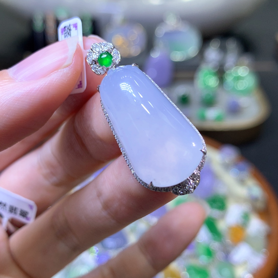 【闪购商品】翡翠颈饰18K金镶嵌R****）翡翠吊坠项链