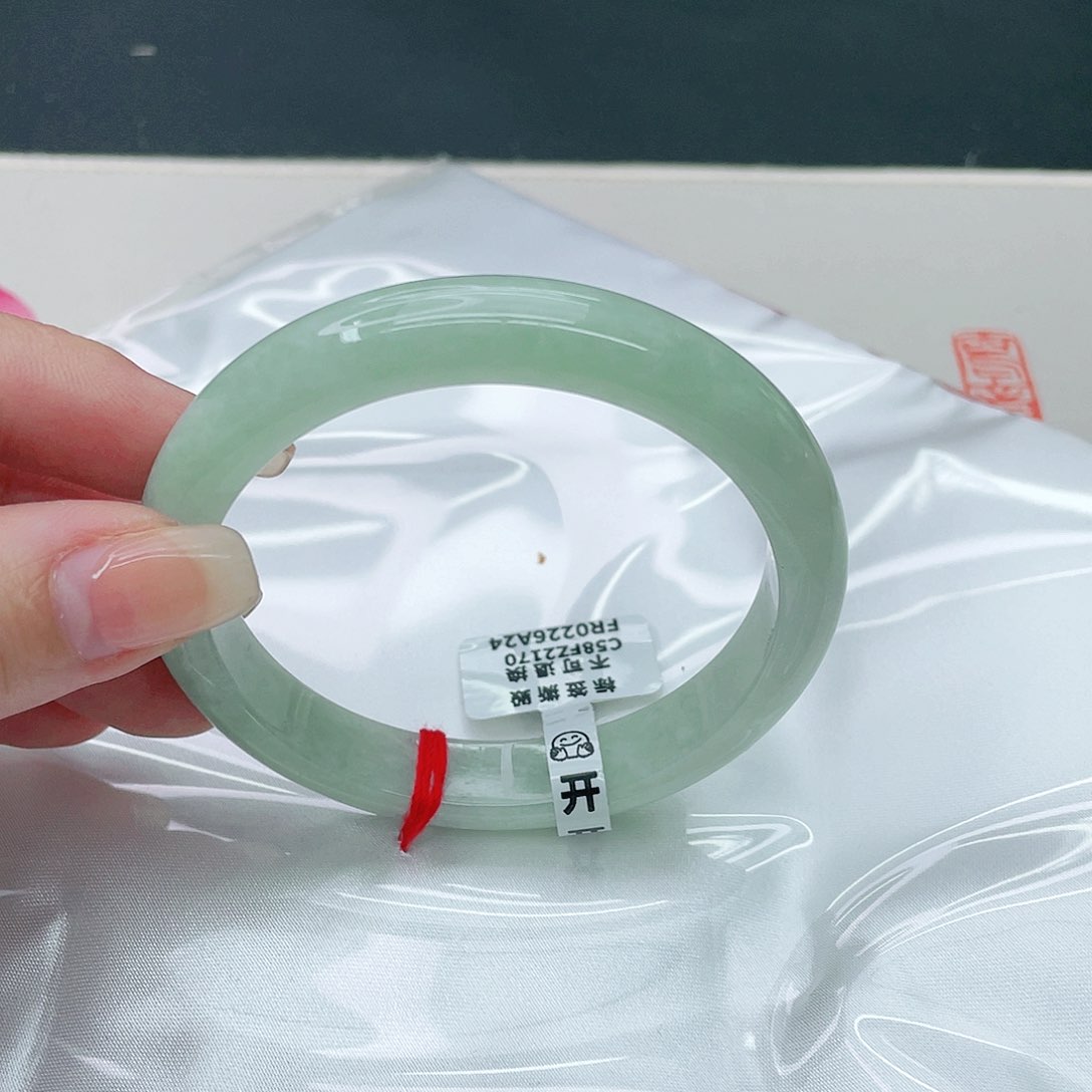 翡翠未镶嵌手镯正58