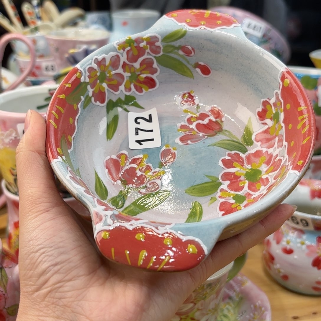 瓷片兔兔盖茨。兔兔