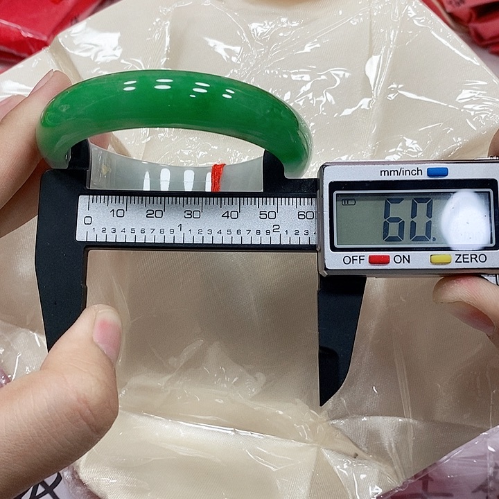 翡翠手镯未镶嵌86 