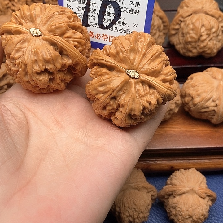 桃核吊坠O****.粗筋狮子头47