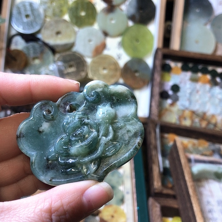 岫玉岫玉挂件未镶嵌