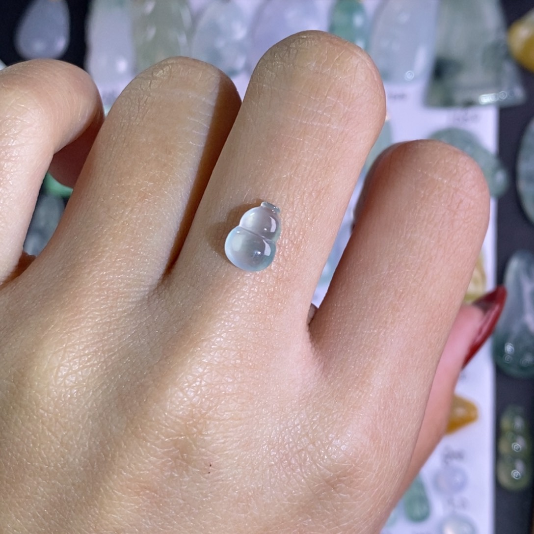 翡翠颈饰未镶嵌葫芦