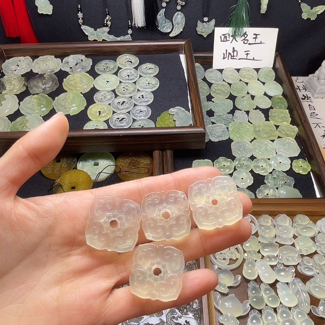 岫玉未镶嵌岫玉八方来财如意扣