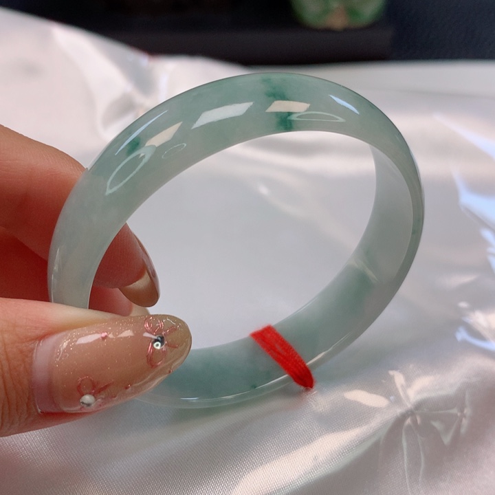 翡翠手镯未镶嵌51圈