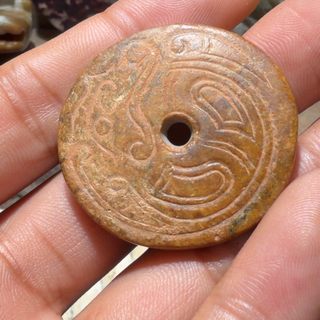 独***身和田玉（糖玉）未镶嵌颈饰