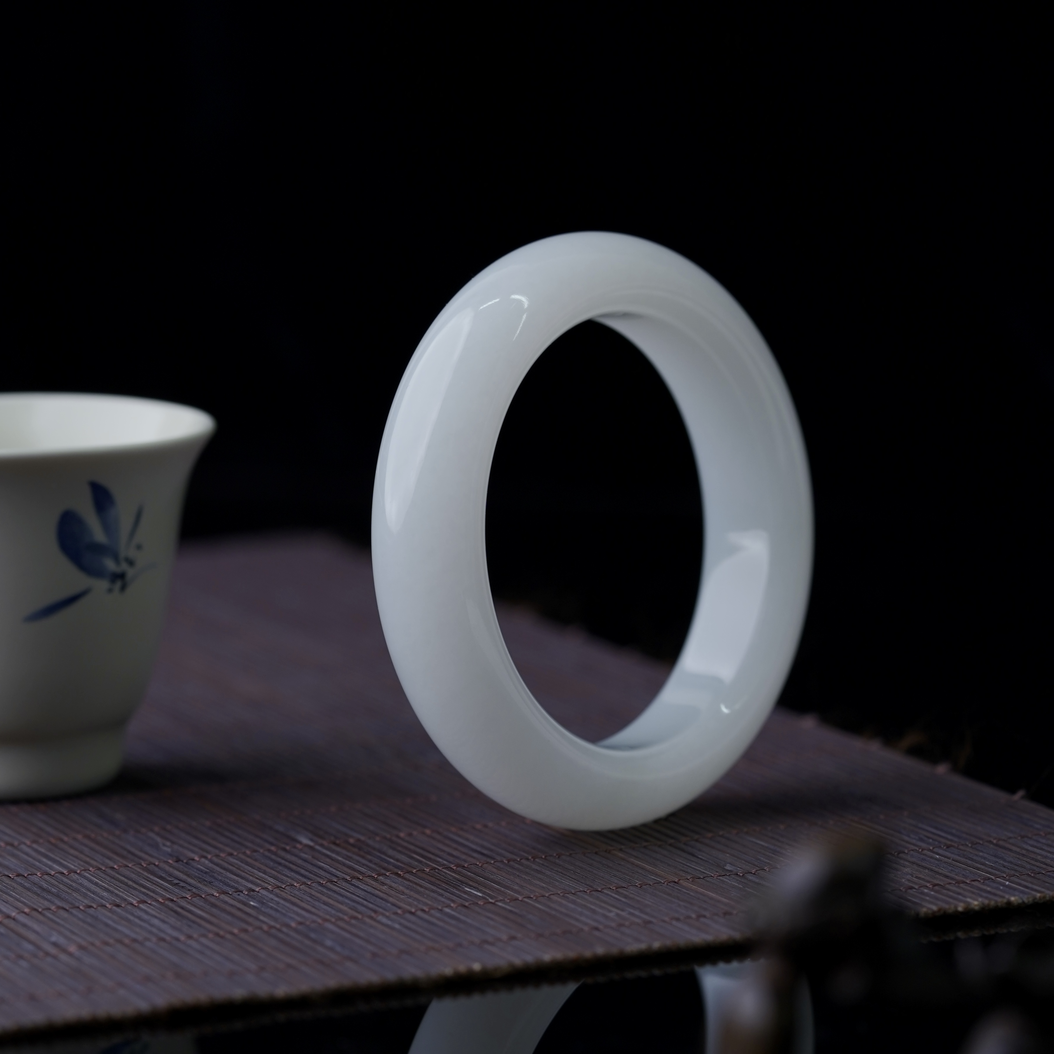 云岫白丨和田玉宽版羊脂白手镯