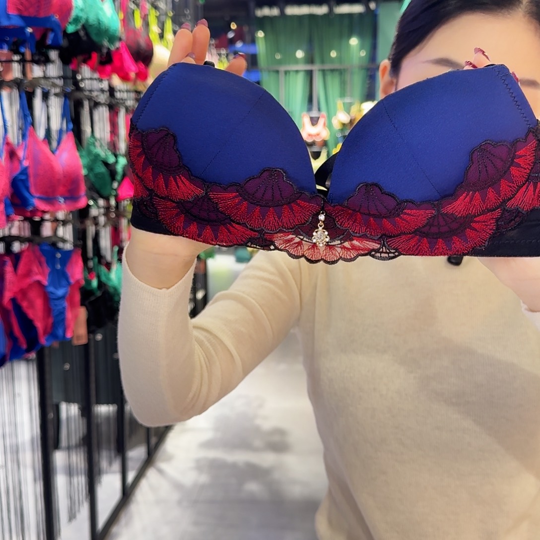 伊丝艾拉米佰丽闪购