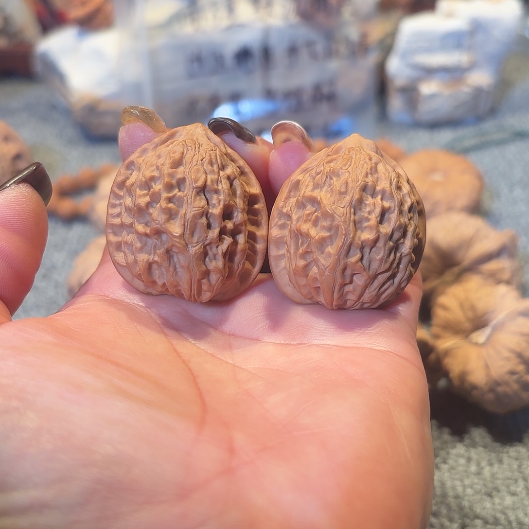 核桃文玩核桃金牛一对