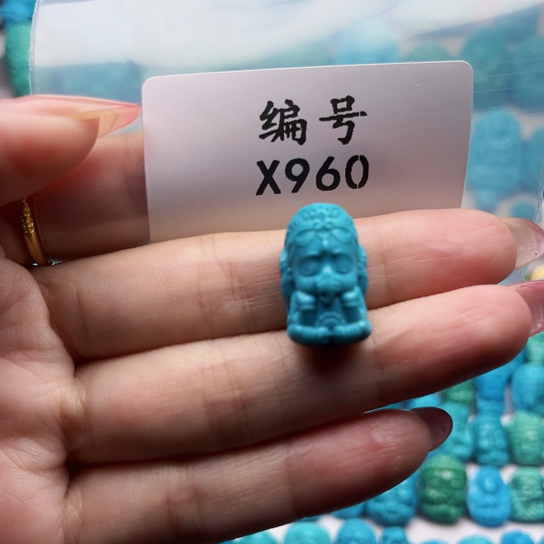 龘***龘绿松石未镶嵌天然原矿雕刻绿松石