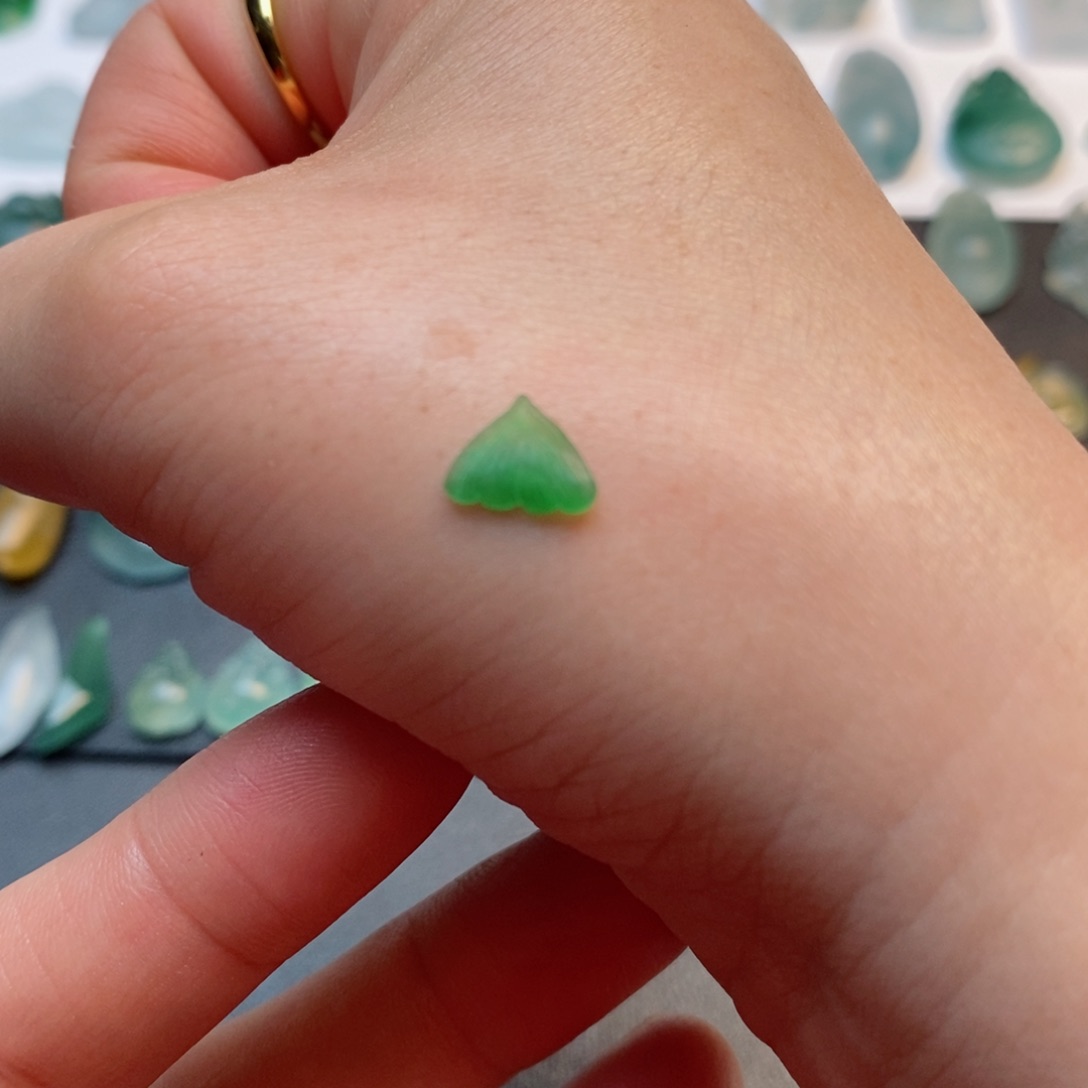 定制翡翠未镶嵌银杏叶