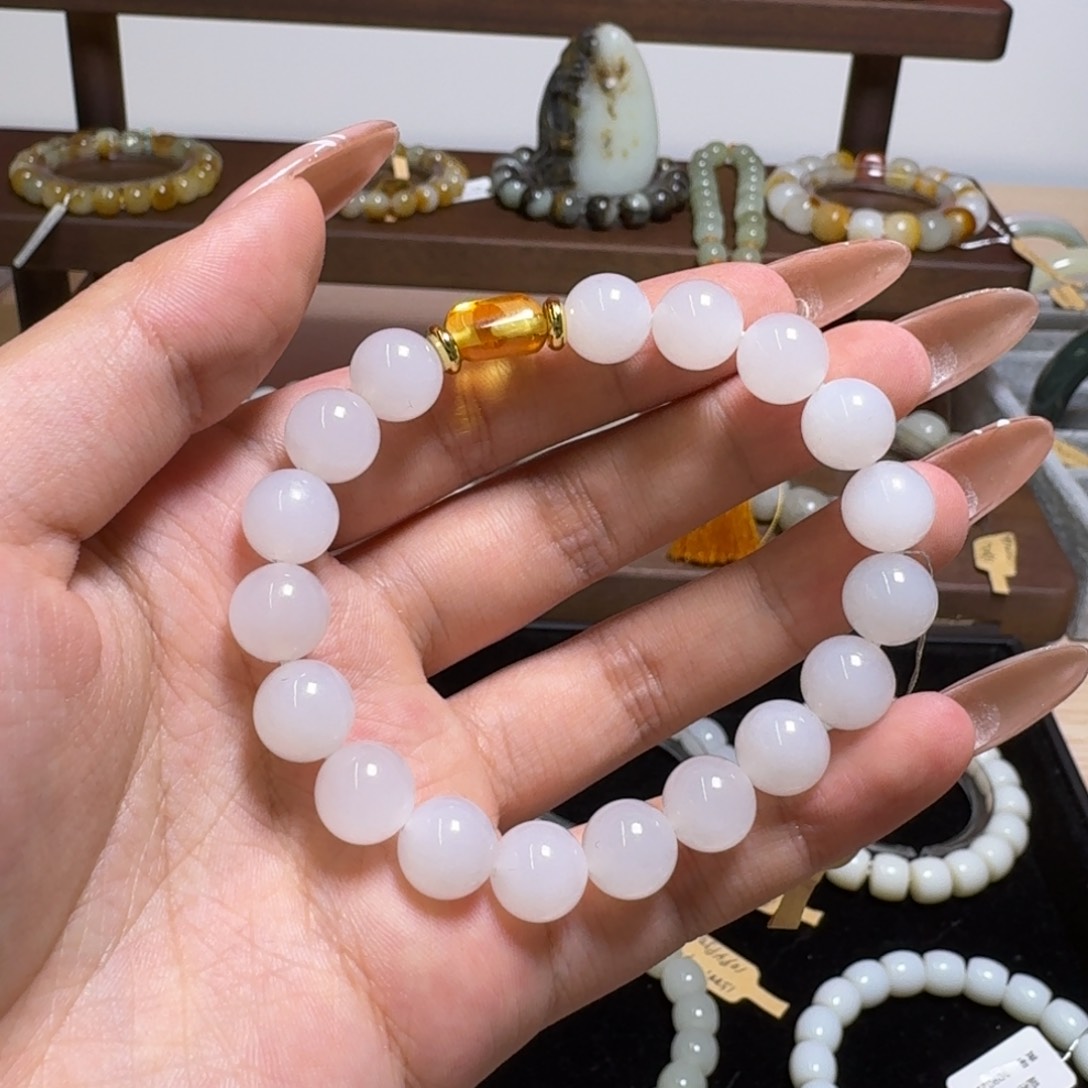 和田玉颈饰未镶嵌