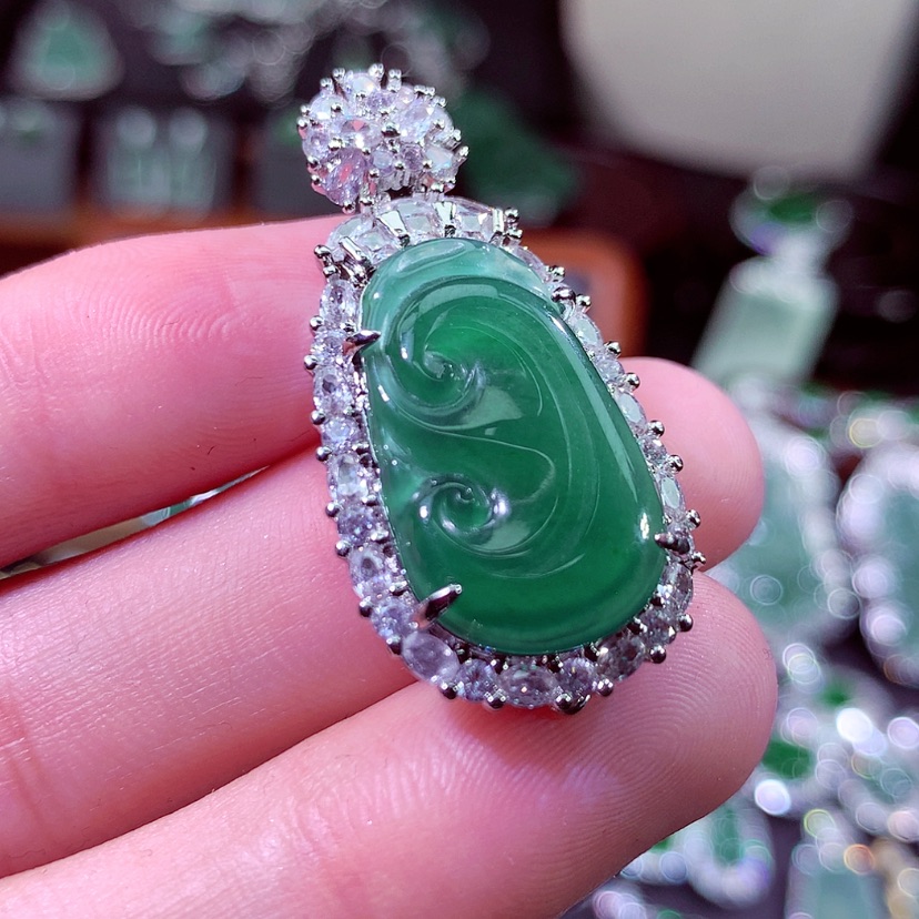 【闪购商品】翡翠颈饰未镶嵌挂件