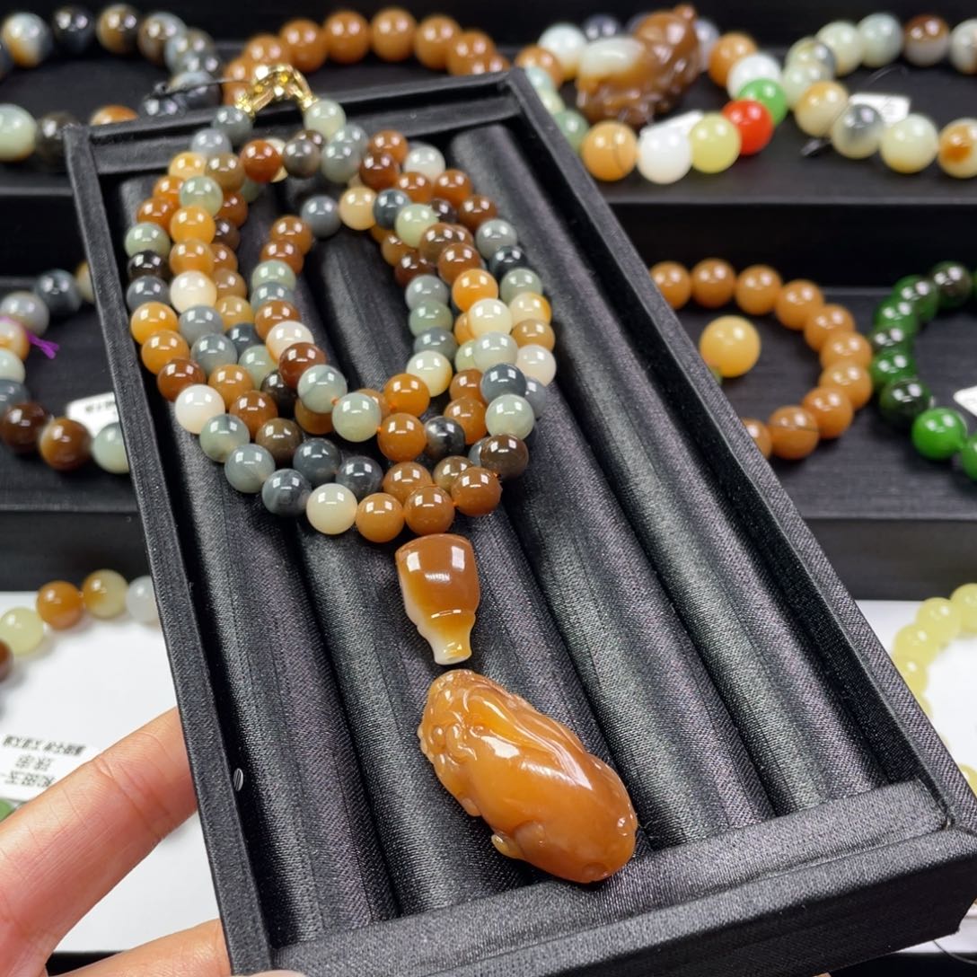 颈饰未镶嵌和田玉?**?