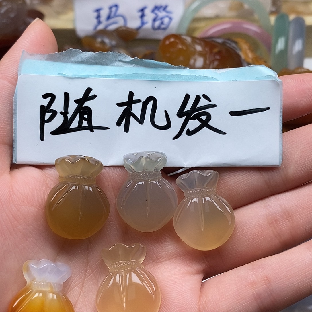 玛瑙/玉髓未镶嵌颈饰