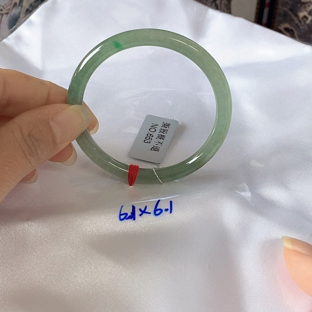 翡翠未镶嵌手镯（圆镯）50