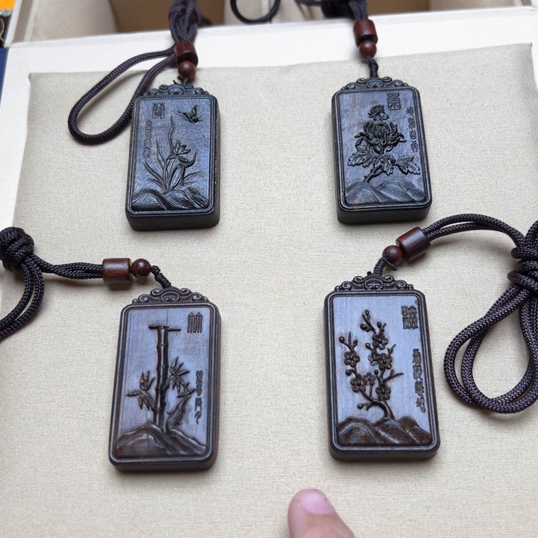 大叶紫檀（黑酸枝木类）