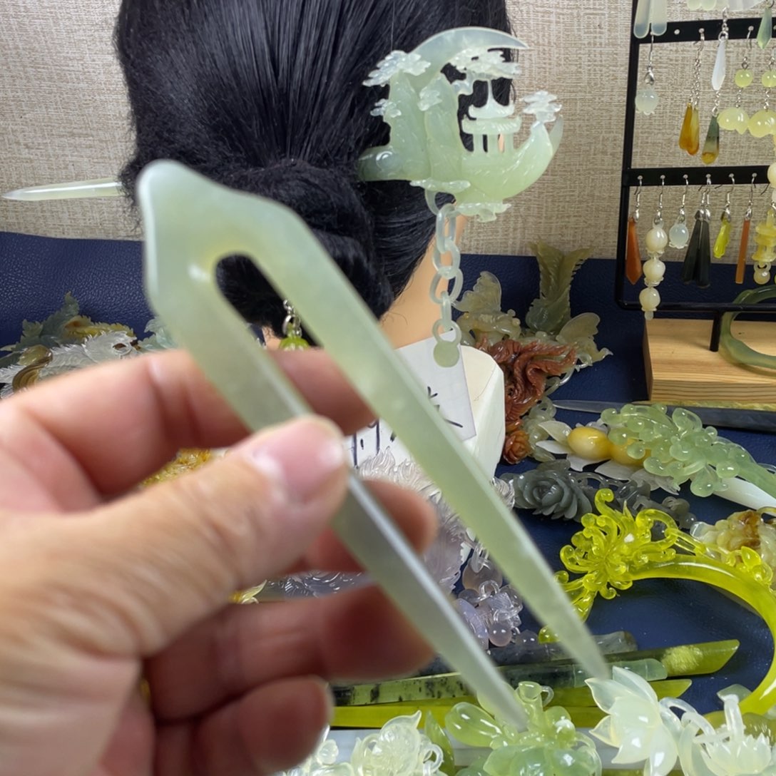 蛇纹石玉未镶嵌发饰