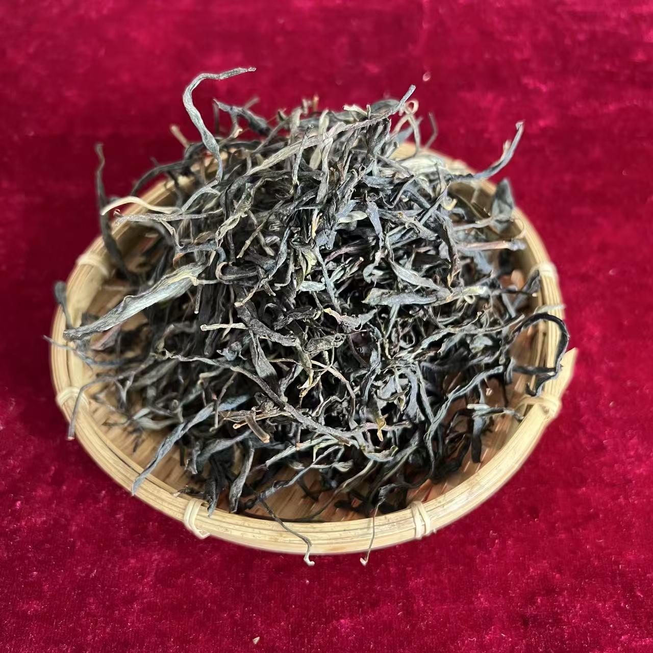 2025年 白莺山藤条单株  生茶散茶  带茶样  查应龙