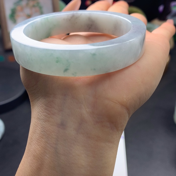 定制翡翠未镶嵌手镯6.