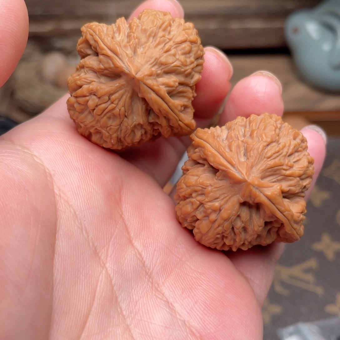 文玩核桃把件G5号36尺南疆石