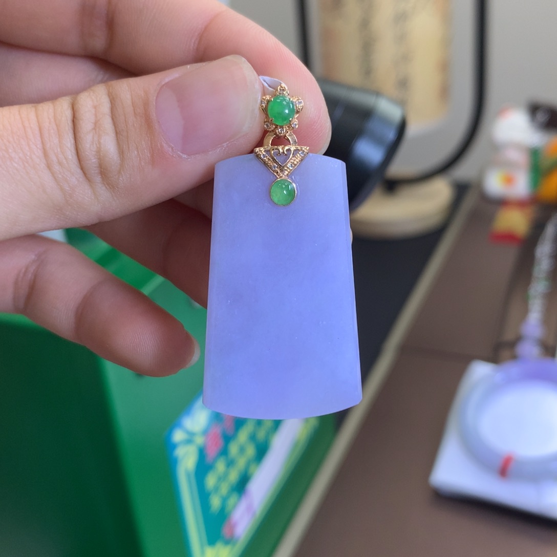 翡翠颈饰18K金镶嵌翡翠