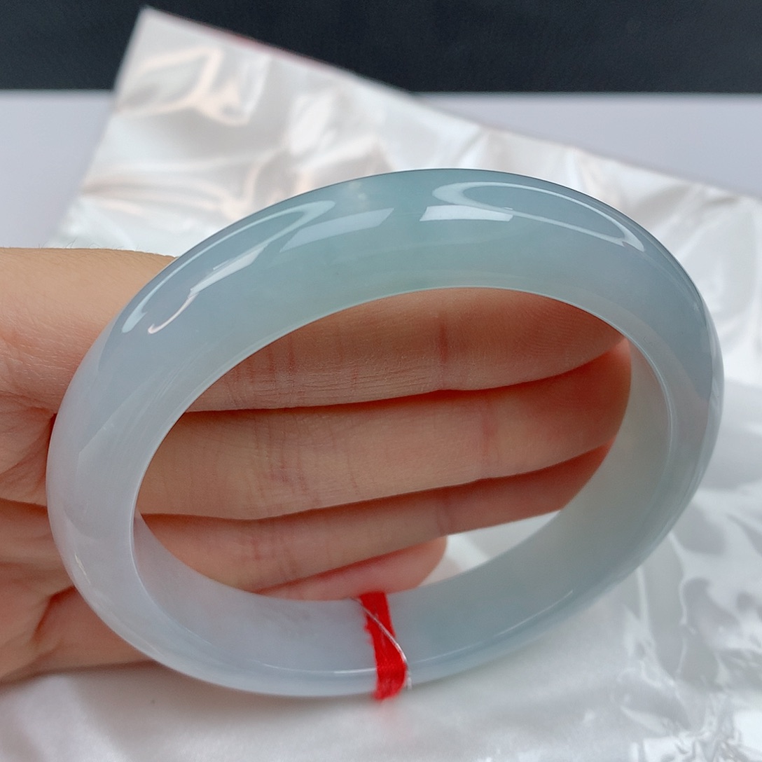 翡翠手镯未镶嵌58.5淡蓝清透