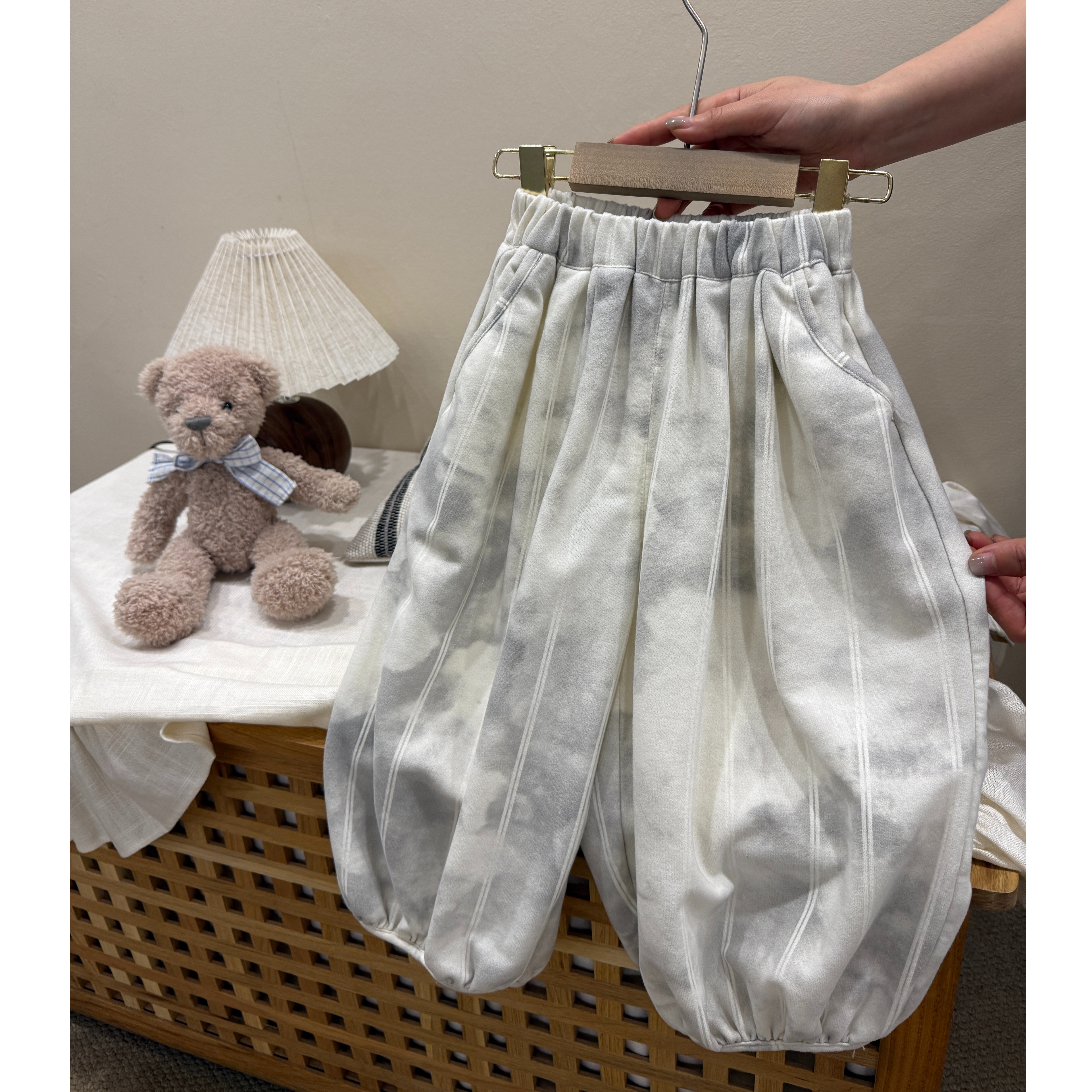 FK007男女童韩版中性款春季条纹灯笼裤