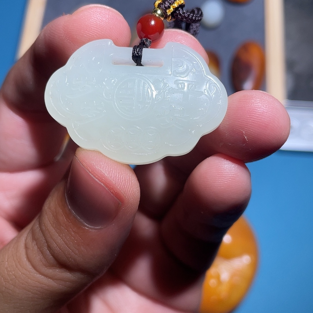 和田玉未镶嵌车挂