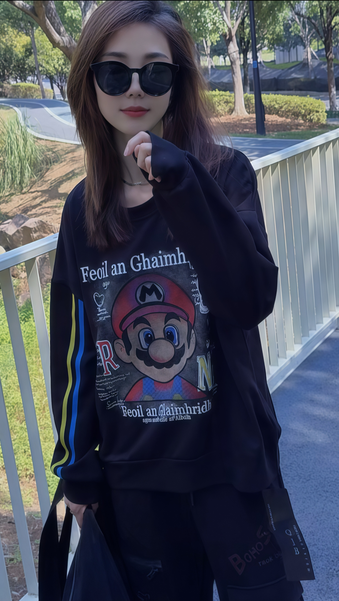 秋装潮牌新品圆领长袖卫衣刺绣串珠人物图案复古百搭韩版上衣简约