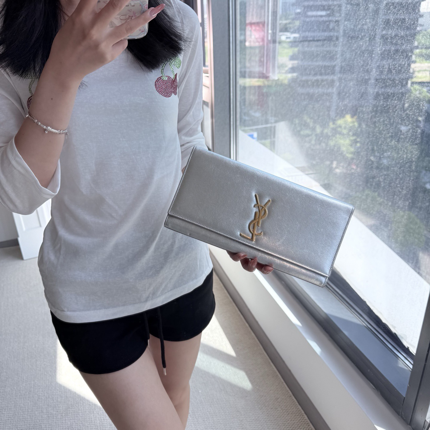 95新 YSL/圣罗兰 ysl太空银金标翻盖手拿包