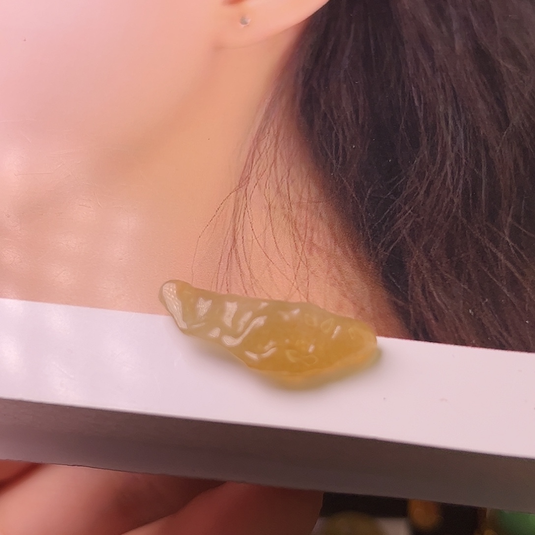 颈饰未镶嵌翡翠小石头