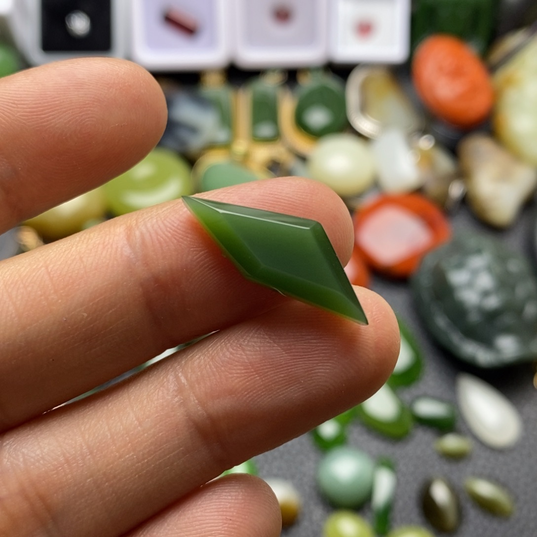 和田玉未镶嵌珠宝半成品裸面