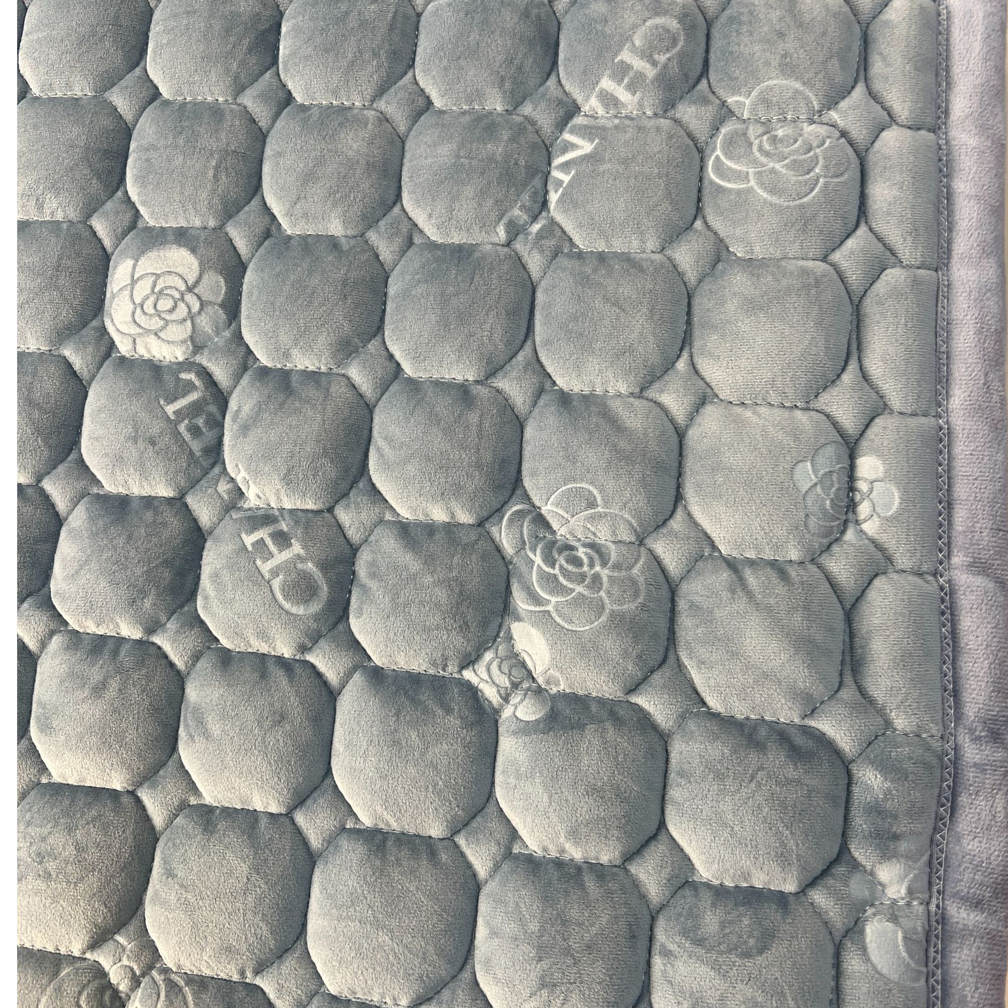 法兰绒保暖便捷可洗床垫