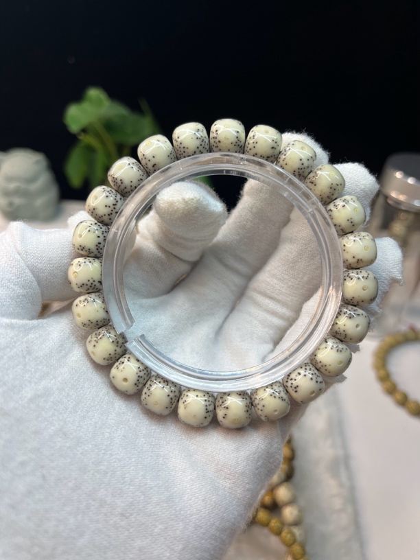 星月菩提 原生态石玉10/9半壁大眼睛小细星