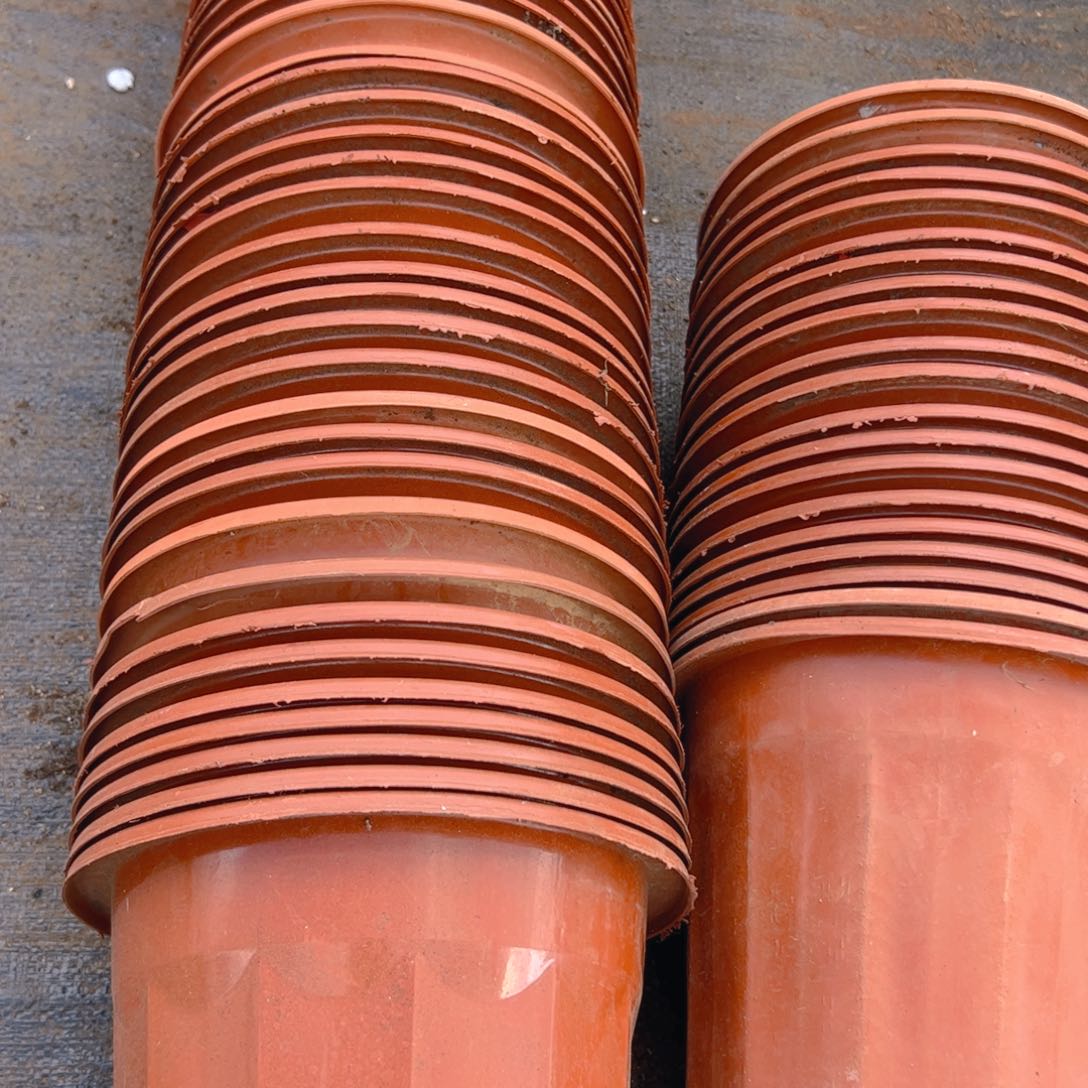 塑料红砖盆20外口径 18高 10个