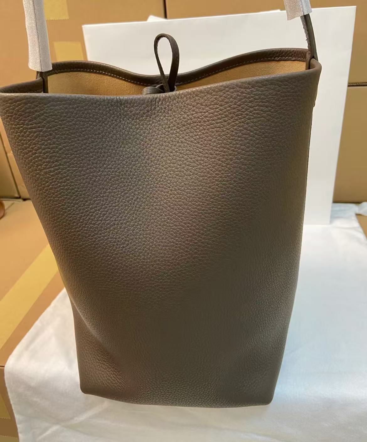 【京盛高定】肉肉家头层牛皮通勤托特大容量高级感单肩手提水桶包