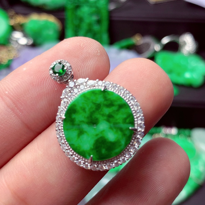 翡翠未镶嵌吊坠(不含链)