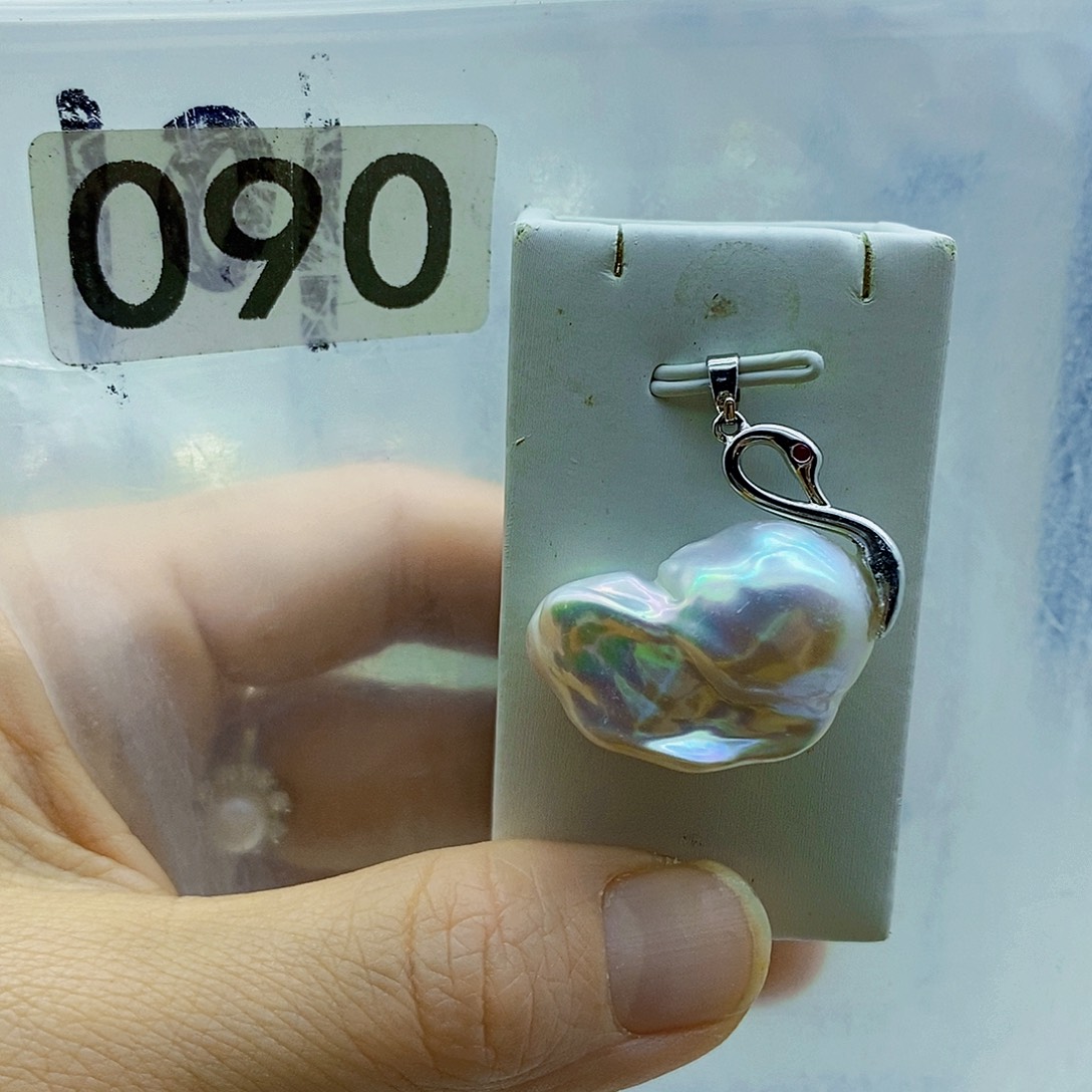 淡水珍珠18K金镶嵌颈饰