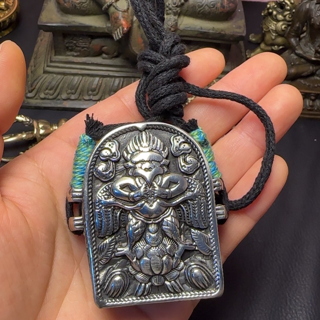 M***k泥塑藏传牌子……藏传牌子