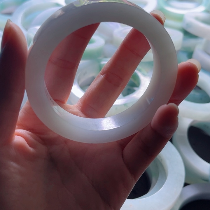 b***陈定制翡翠未镶嵌不退不换