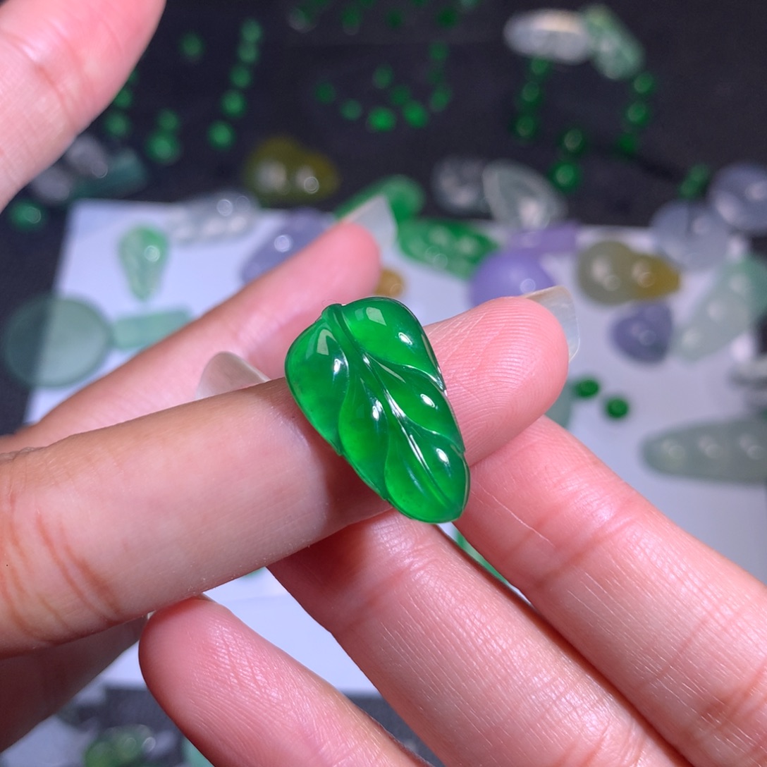 颈饰未镶嵌翡翠叶子20.4-4.1-2.6