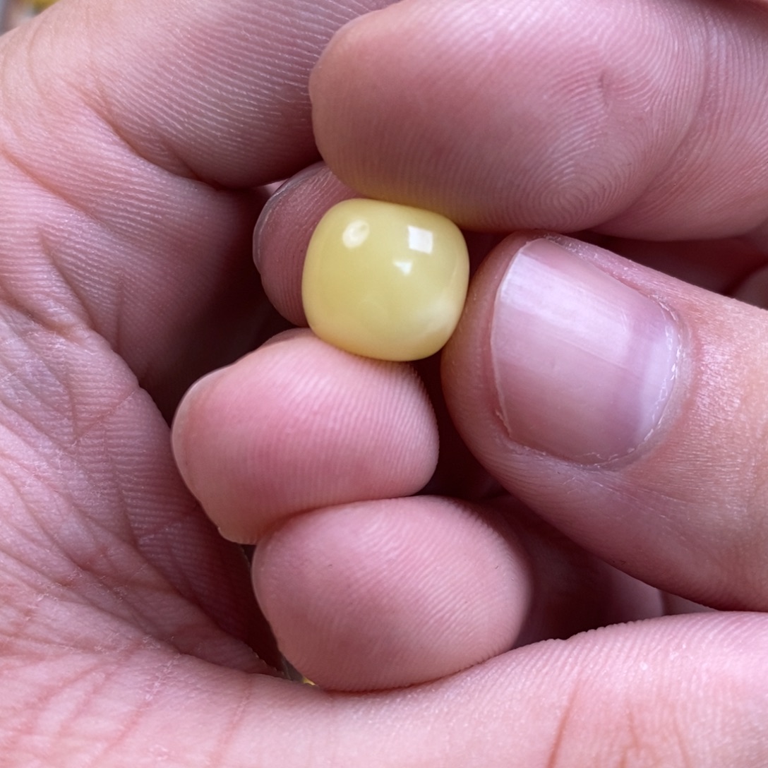 念***忘蜜蜡未镶嵌裸石配饰