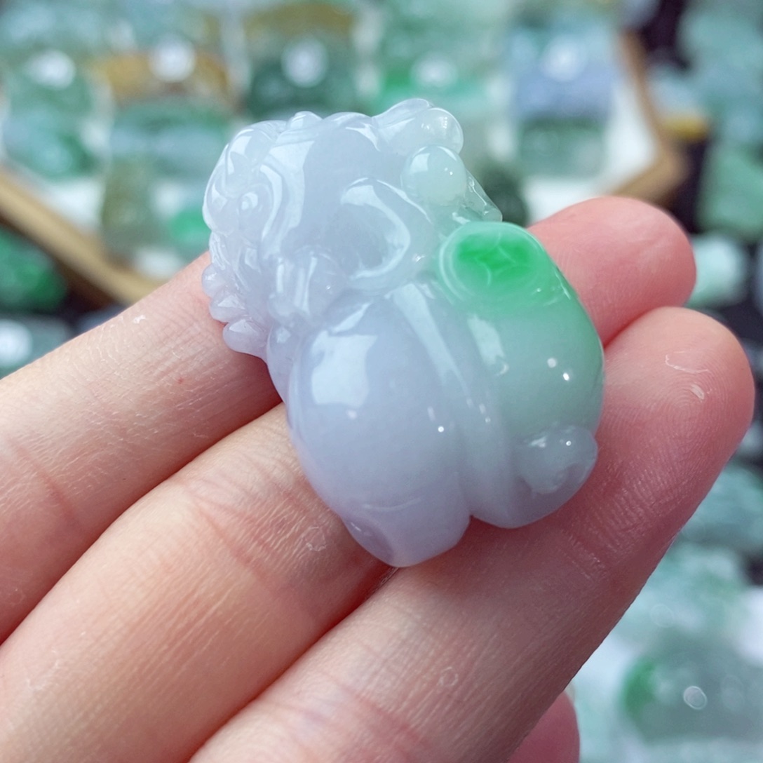 翡翠颈饰未镶嵌天然