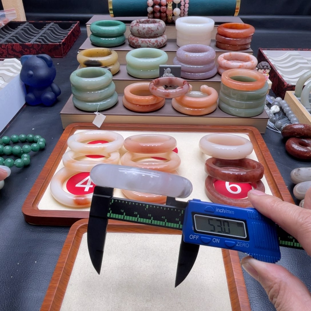 石英质玉手镯未镶嵌