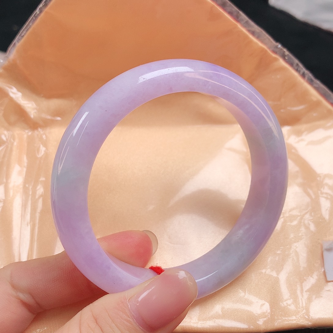 翡翠手镯未镶嵌8299xccvvbb