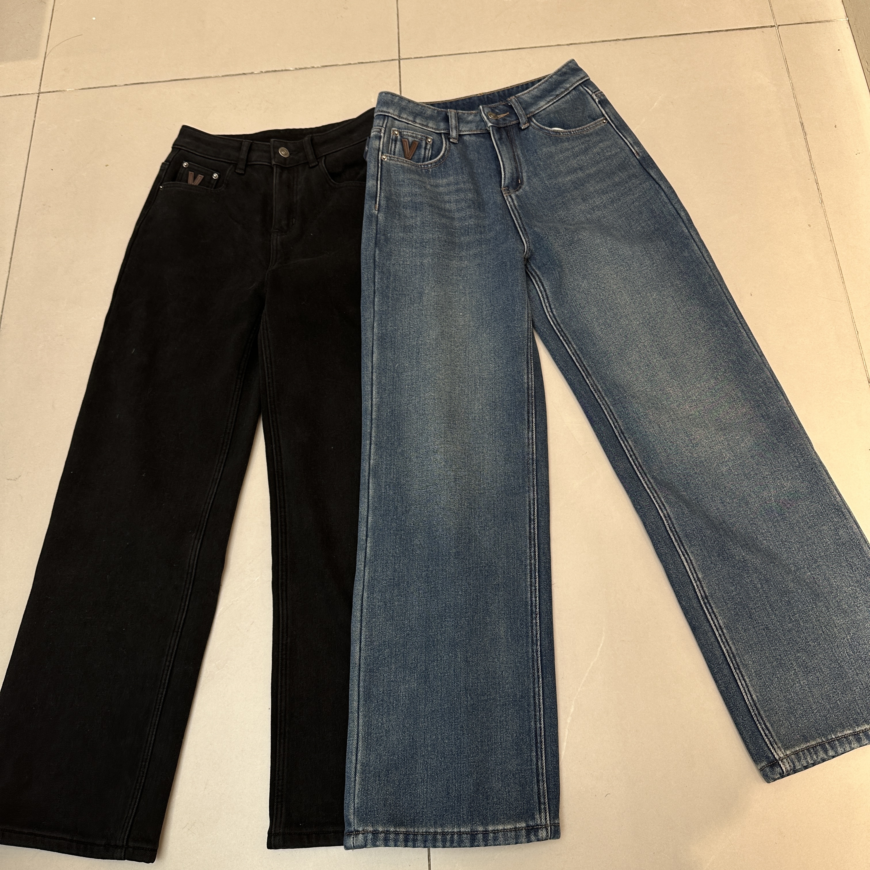 黑蓝两色加绒阔腿裤